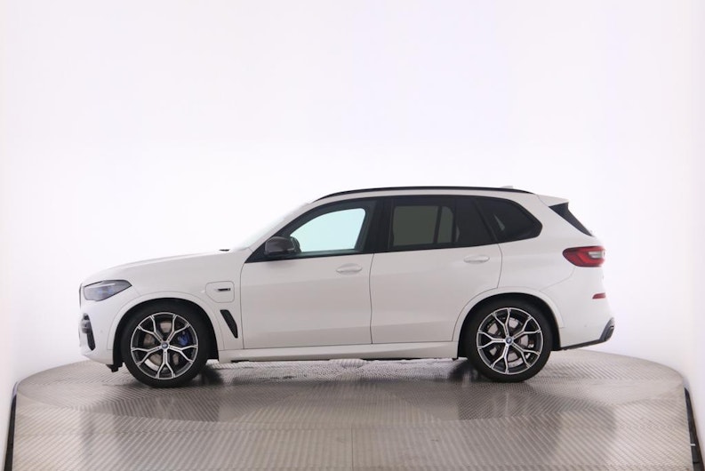 Vehicle image BMW X5