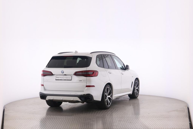 Vehicle image BMW X5