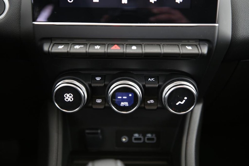 Vehicle image MITSUBISHI ASX