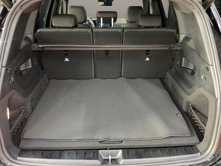 Vehicle image MERCEDES-BENZ GLB 220