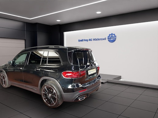 MERCEDES-BENZ GLB 220 d AMG Line 4matic 3
