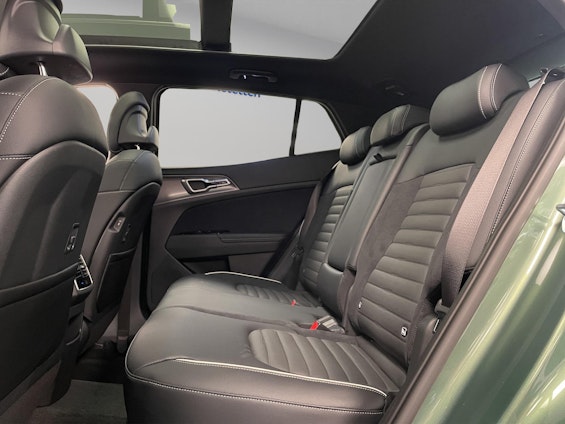 Vehicle image 9 Vehicle image 9