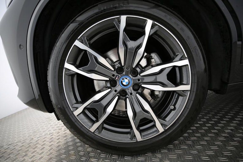 Vehicle image BMW X3