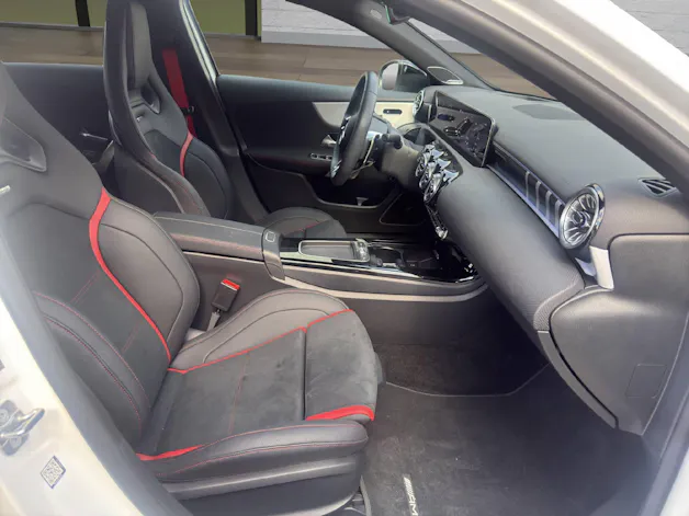 MERCEDES-BENZ A 35 AMG 4matic