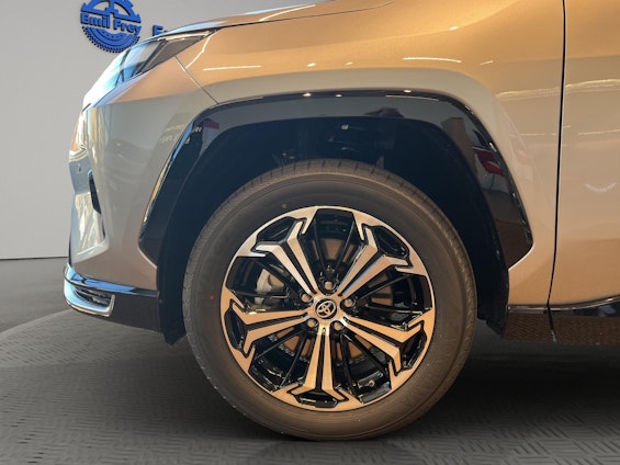 Vehicle image 9 Vehicle image 9