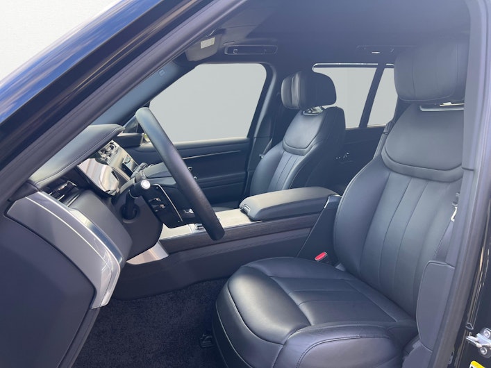 Vehicle image LAND ROVER RANGE ROVER