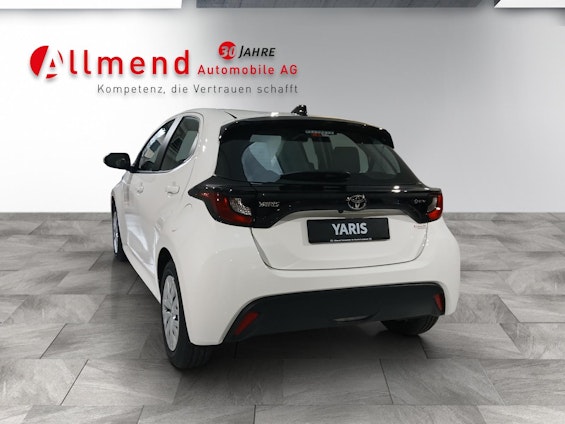 Vehicle image 17 Vehicle image 17