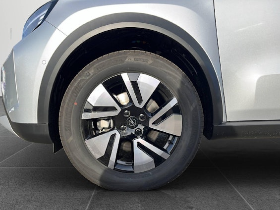 Vehicle image 15 Vehicle image 15