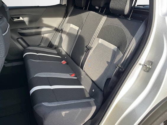 Vehicle image 13 Vehicle image 13