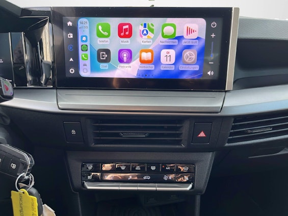 Vehicle image 9 Vehicle image 9