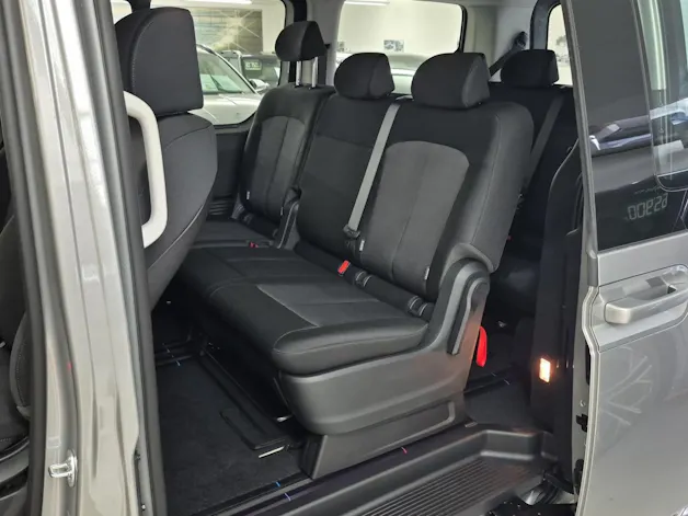 Hyundai Staria Wagon 1.6 GDi HEV Amplia