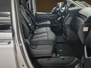 Hyundai Staria Wagon 1.6 GDi HEV Amplia