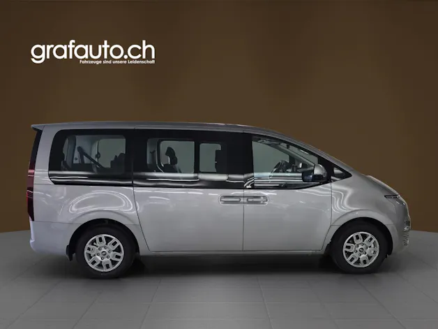 Hyundai Staria Wagon 1.6 GDi HEV Amplia