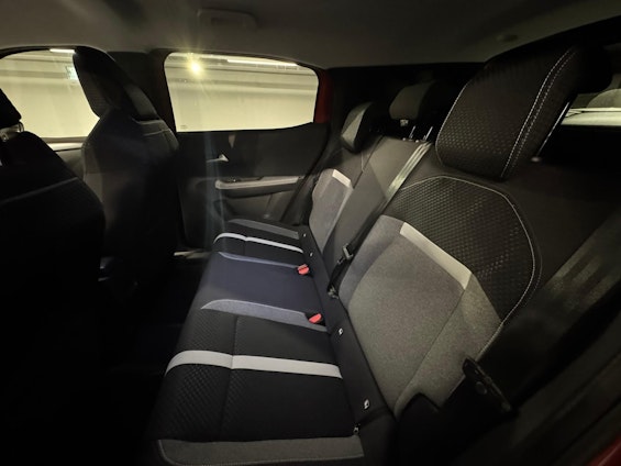 Vehicle image 6 Vehicle image 6