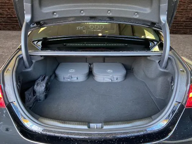 Mercedes-Benz C 300e AMG Line