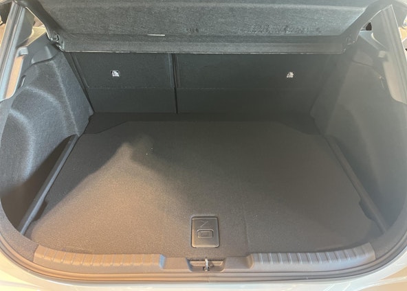 Vehicle image 8 Vehicle image 8