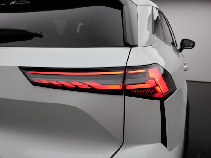 Vehicle image MITSUBISHI GRANDIS