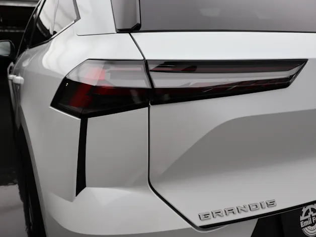 Mitsubishi Grandis 1.8 HEV Instyle ab 0.8% Leasing