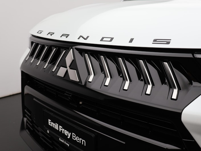 Vehicle image MITSUBISHI GRANDIS