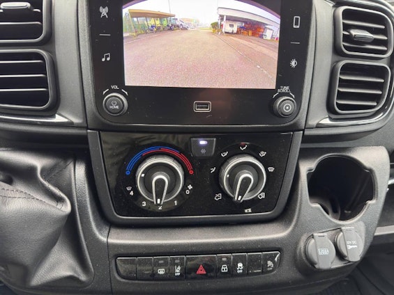 Vehicle image 9 Vehicle image 9