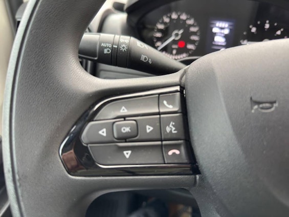 Vehicle image 6 Vehicle image 6