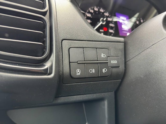 Vehicle image 5 Vehicle image 5