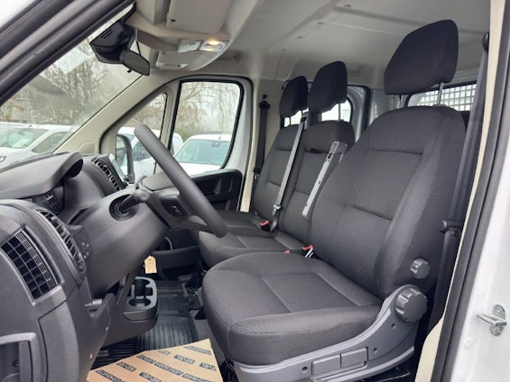 Vehicle image 13 Vehicle image 13