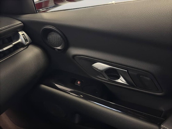 Vehicle image 14 Vehicle image 14