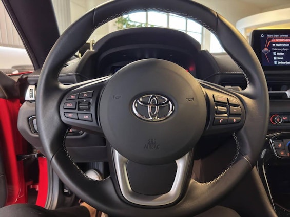 Vehicle image 9 Vehicle image 9