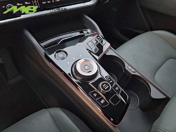 Vehicle image 9 Vehicle image 9