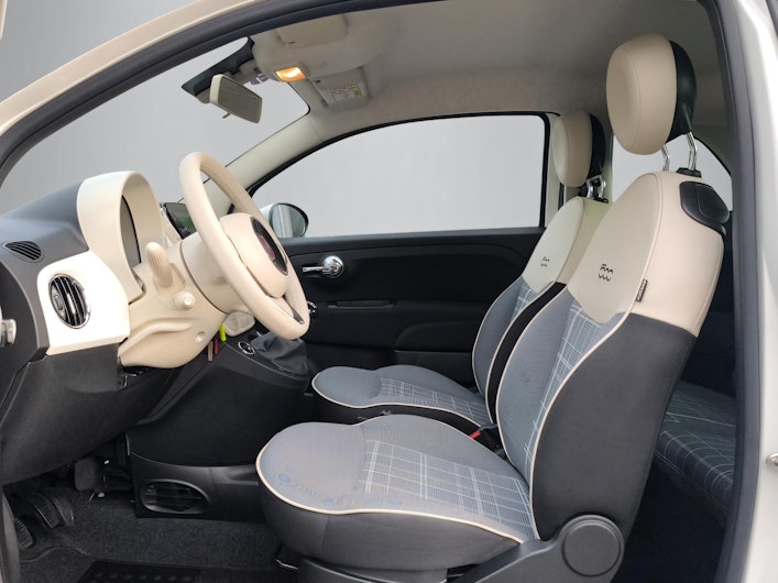 Vehicle image FIAT 500