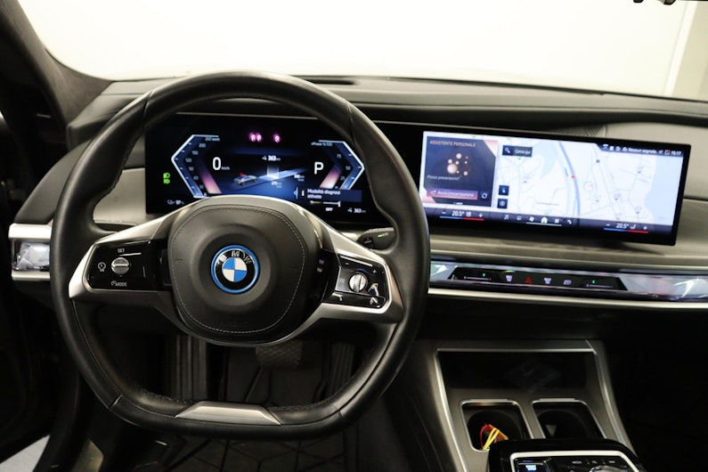 Vehicle image BMW i7