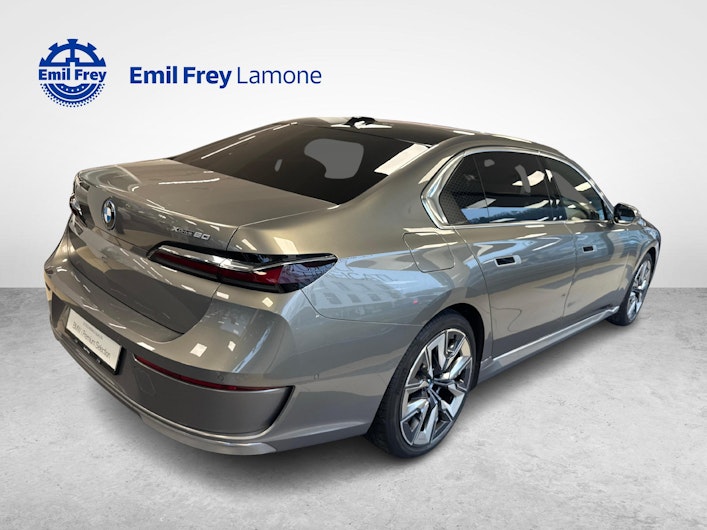 Vehicle image BMW i7