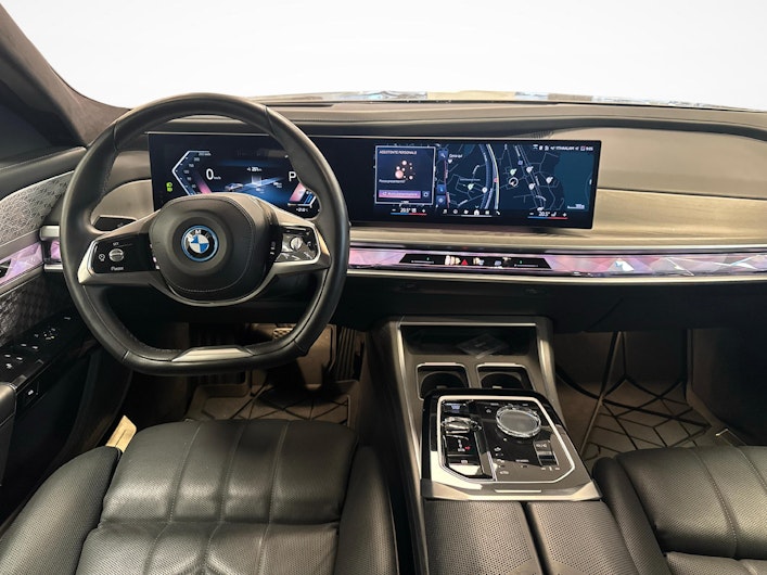 Vehicle image BMW i7