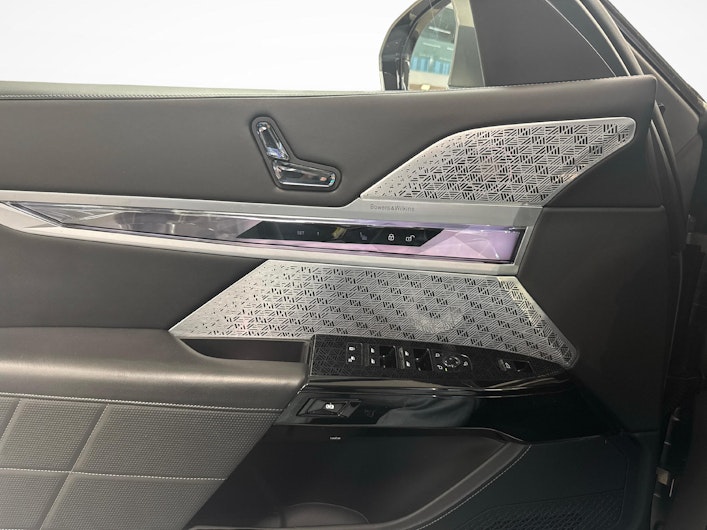 Vehicle image BMW i7