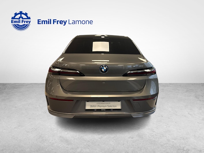 Vehicle image BMW i7
