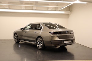 Vehicle image BMW i7 xDrive60