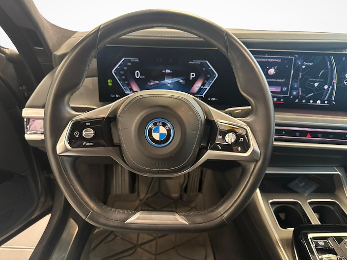 Vehicle image BMW i7