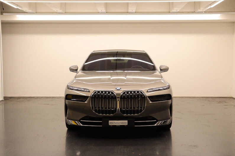 Vehicle image BMW i7