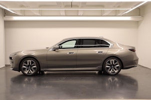 Vehicle image BMW i7 xDrive60
