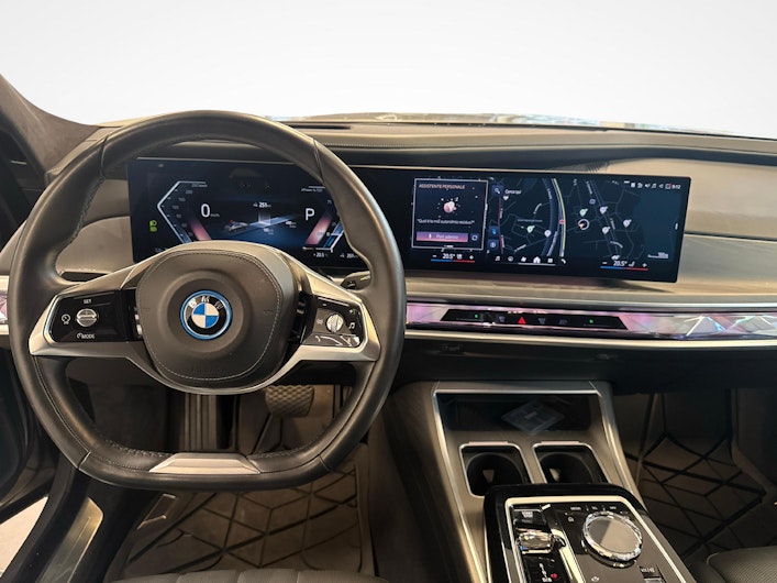 Vehicle image BMW i7