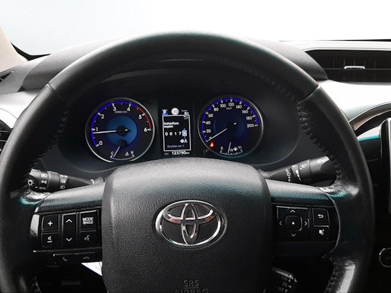 Vehicle image 9 Vehicle image 9