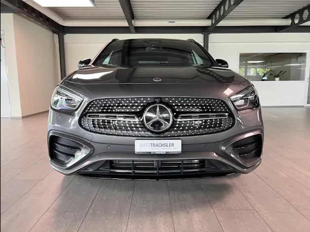 Mercedes-Benz GLA 250 Swiss Star AMG Line 4matic