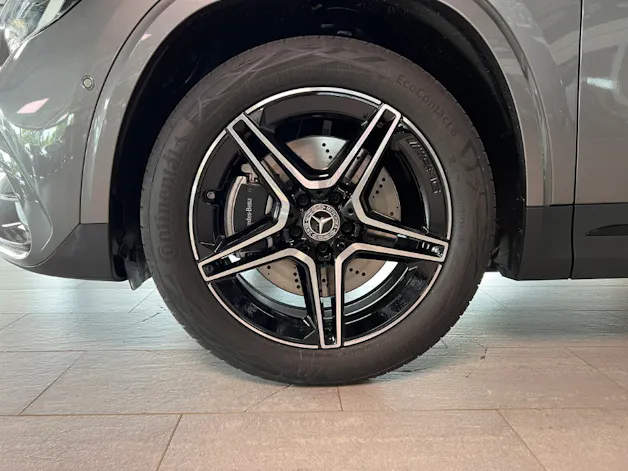 Mercedes-Benz GLA 250 Swiss Star AMG Line 4matic
