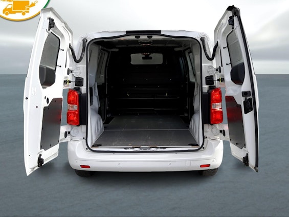 Vehicle image 4 Vehicle image 4