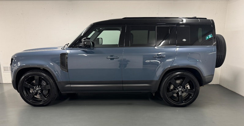 Vehicle image LAND ROVER DEFENDER