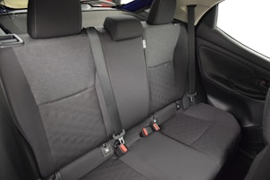 Vehicle image TOYOTA Yaris 1.5 VVT-i HSD Trend