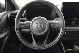 Vehicle image TOYOTA Yaris 1.5 VVT-i HSD Trend