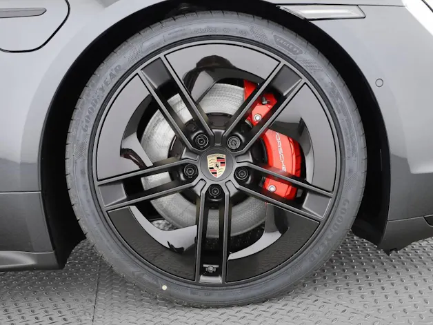 Porsche Taycan GTS Sport Turismo