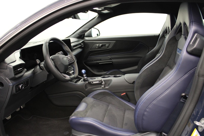 Vehicle image FORD MUSTANG